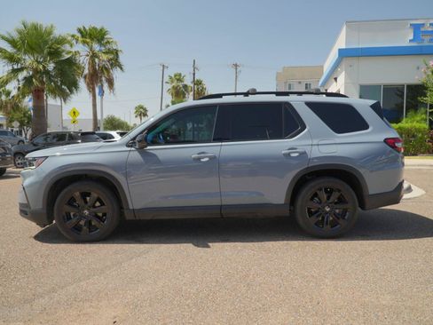 Used 2025 Honda Pilot Black Edition image 8