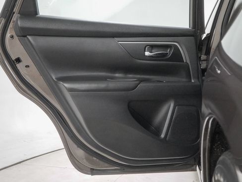 Used 2015 Nissan Altima 2.5 S w/ Power Driver Seat Package FWD image 39