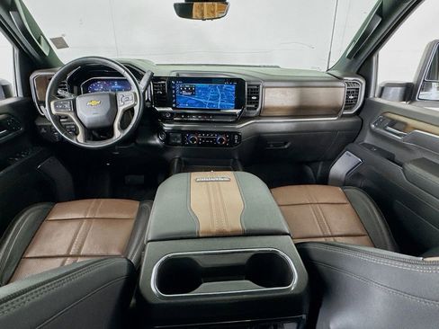 Used 2024 Chevrolet Silverado 3500 High Country w/ High Country Premium Package image 34