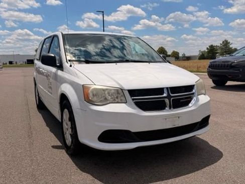 Used 2014 Dodge Grand Caravan SE w/ Quick Order Package 29E SE FWD image 2