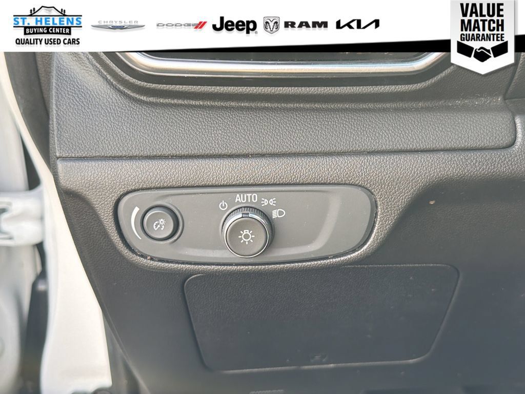 Used 2022 Chevrolet Bolt LT w/ Infotainment Package FWD image 17