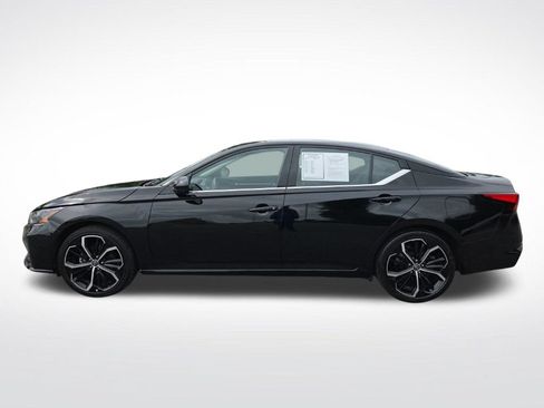 Used 2025 Nissan Altima 2.5 SR FWD image 8
