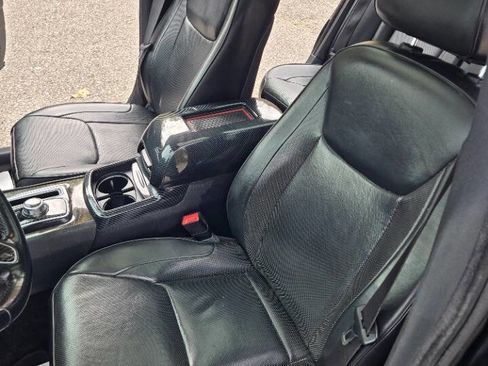 Used 2015 Chrysler 300 C image 11
