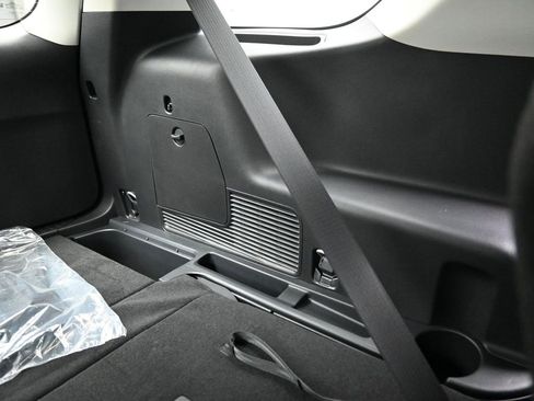 New 2025 Ford Explorer Active image 25