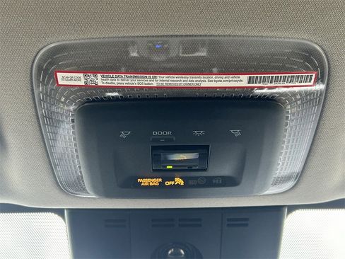 Used 2025 Toyota Prius LE image 17