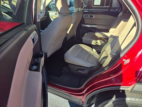 Used 2021 Ford Explorer Limited w/ Equipment Group 301A image 19