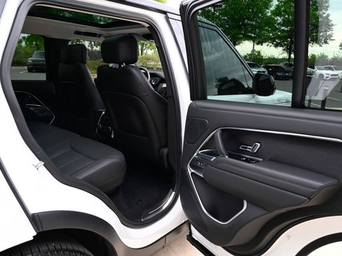 Used 2025 Land Rover Range Rover SE AWD/4WD image 46