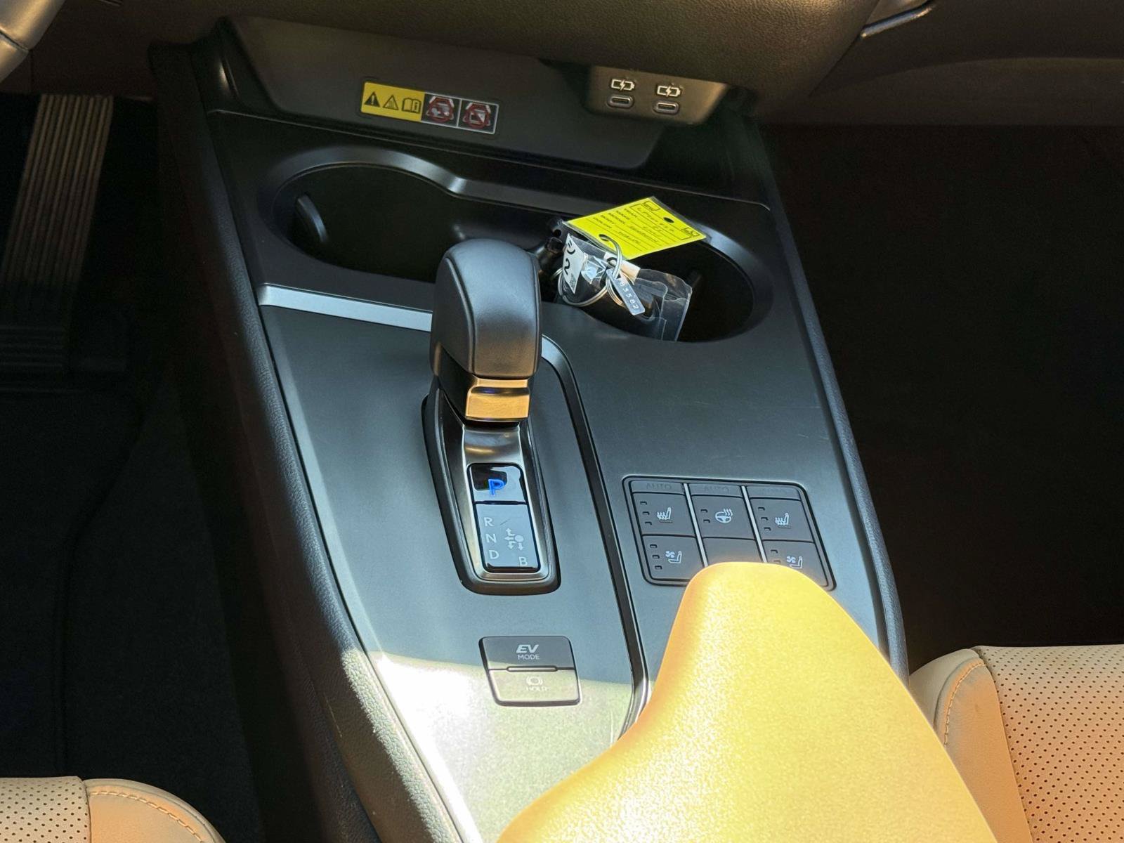 Used 2025 Lexus UX 300h AWD w/ Cold Area Package image 19