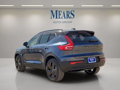 New 2026 Volvo XC40 B5 Ultra w/ Protection Package Premier