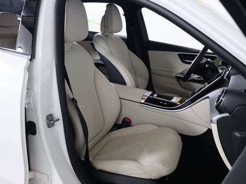 Certified 2025 Mercedes-Benz C 300 4MATIC Sedan image 52