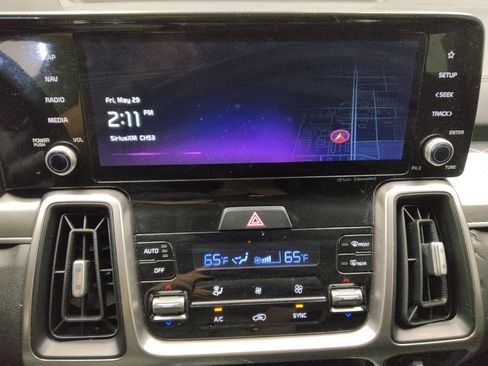 Used 2023 Kia Sorento S w/ Panoramic Sunroof Package FWD image 25