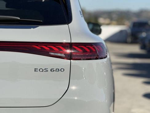 New 2025 Mercedes-Benz Maybach EQS 680 4MATIC image 10
