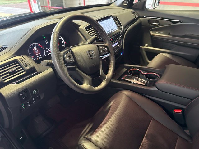 Used 2025 Honda Ridgeline Black Edition image 25