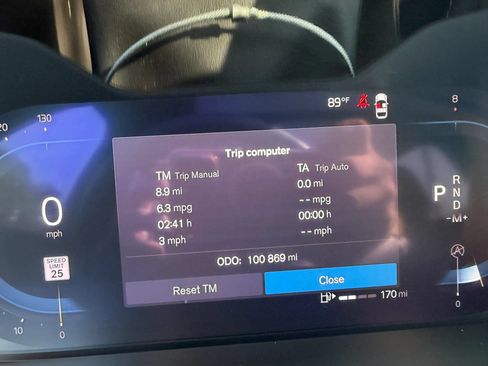 Used 2024 Volvo XC40 B5 Core AWD/4WD image 11