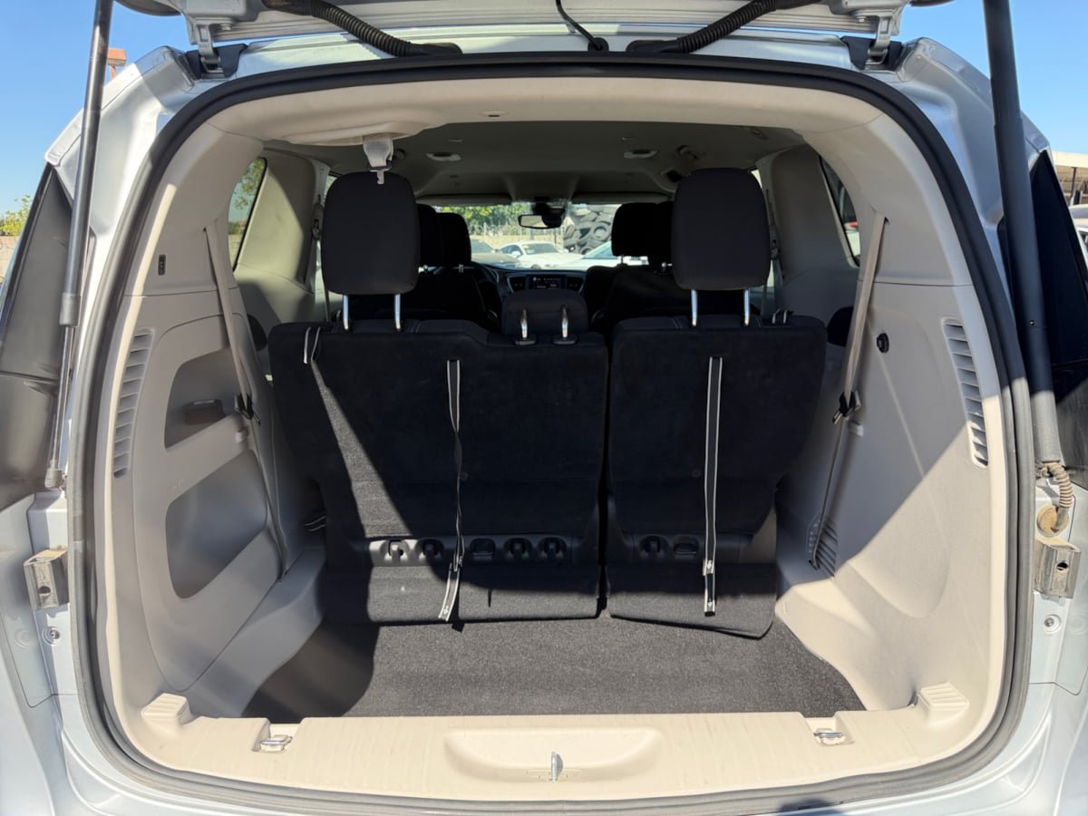 Used 2023 Chrysler Voyager LX FWD image 23