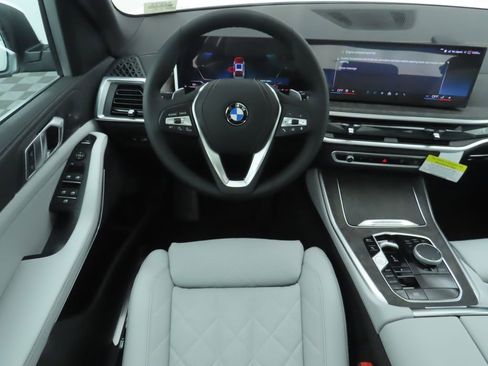Used 2026 BMW X5 sDrive40i w/ Climate Comfort Package RWD image 11