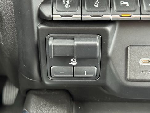 Used 2021 Chevrolet Silverado 2500 LTZ w/ LTZ Premium Package image 25