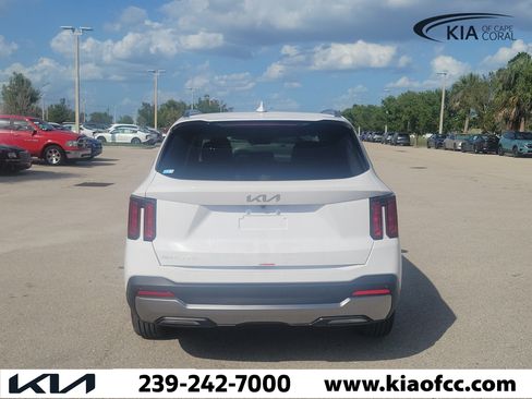 New 2026 Kia Sorento S FWD image 5
