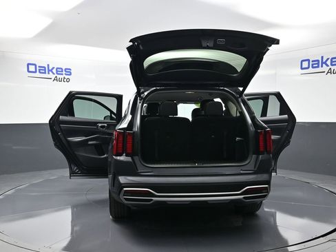 Certified 2023 Kia Sorento EX image 59