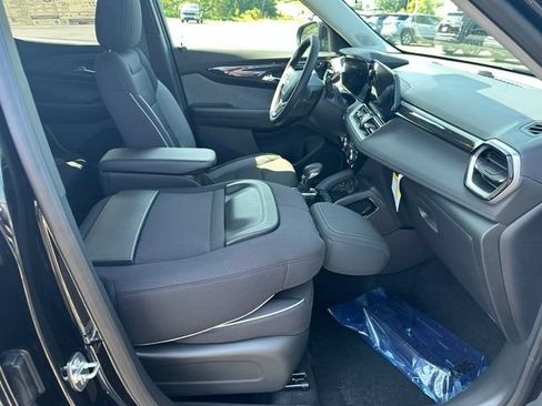 New 2026 Chevrolet TrailBlazer LT w/ LT Cold Weather Package AWD/4WD image 15