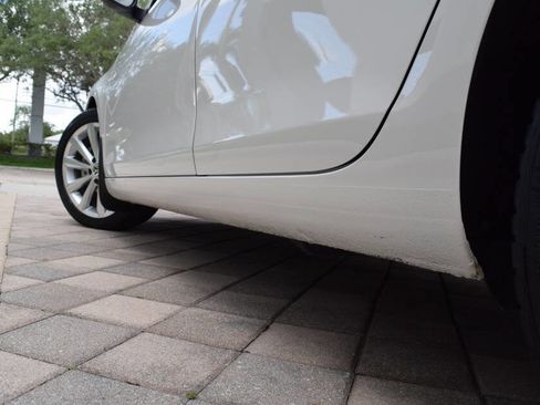 Used 2013 Volkswagen Golf TDI image 38