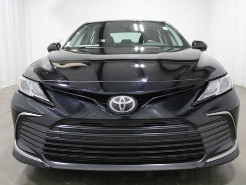 Used 2021 Toyota Camry LE FWD image 3