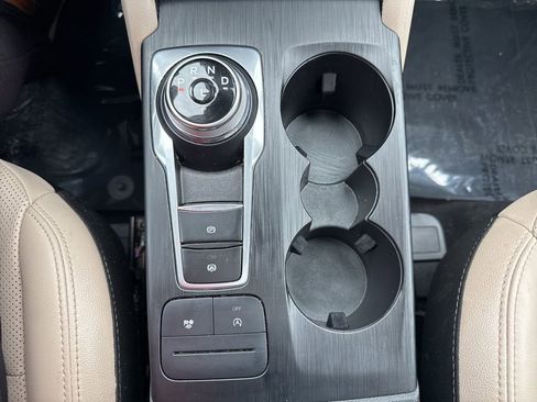 Certified 2022 Ford Escape SEL image 31