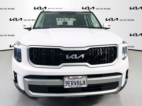 Used 2023 Kia Telluride LX image 2