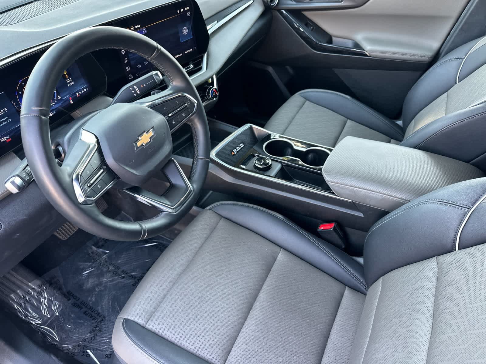 Used 2026 Chevrolet Equinox LT w/ Convenience Package II FWD image 12