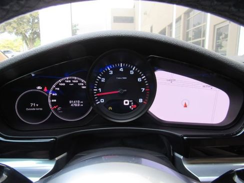 Used 2019 Porsche Panamera 4 image 40