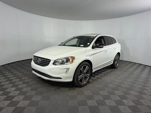 Used 2017 Volvo XC60 T6 Dynamic w/ Advanced Package image 3
