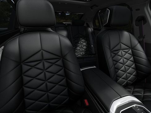 New 2026 BMW 740i w/ Premium Package image 11