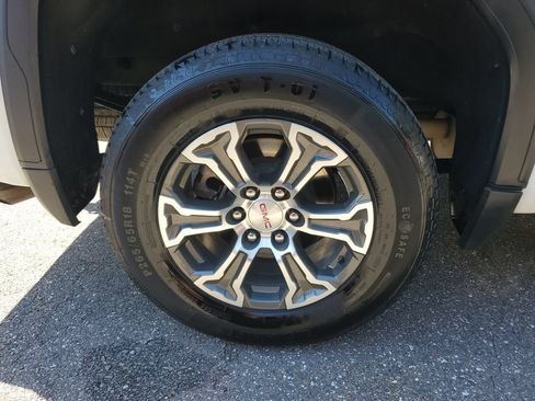 Used 2025 GMC Sierra 1500 SLT RWD image 5