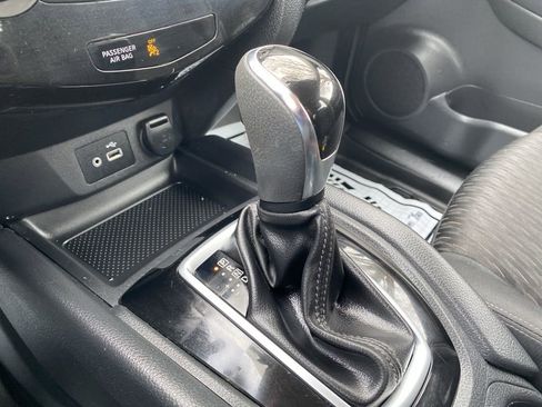 Used 2018 Nissan Rogue S image 18