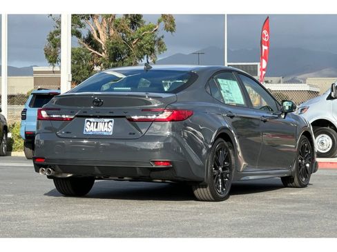 New 2026 Toyota Camry SE FWD image 4