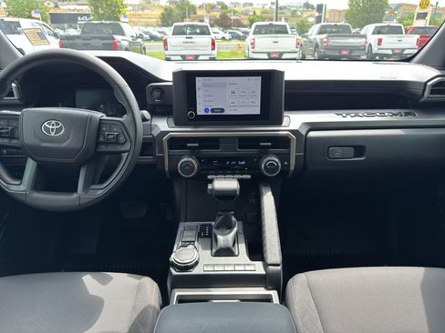 Certified 2024 Toyota Tacoma SR5 AWD/4WD image 11