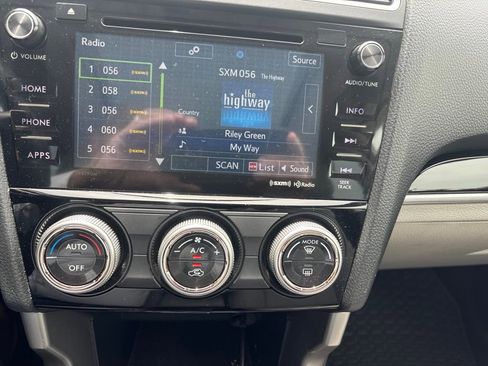 Used 2018 Subaru Forester 2.5i Limited AWD/4WD image 10