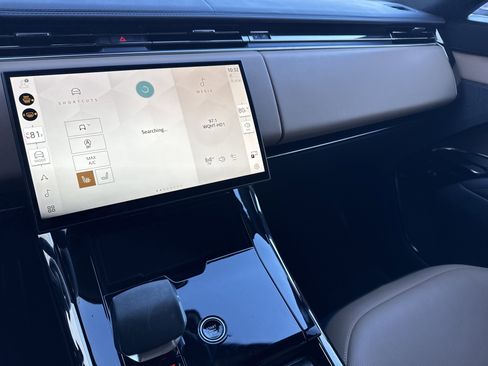 Used 2024 Land Rover Range Rover Sport Dynamic SE image 22