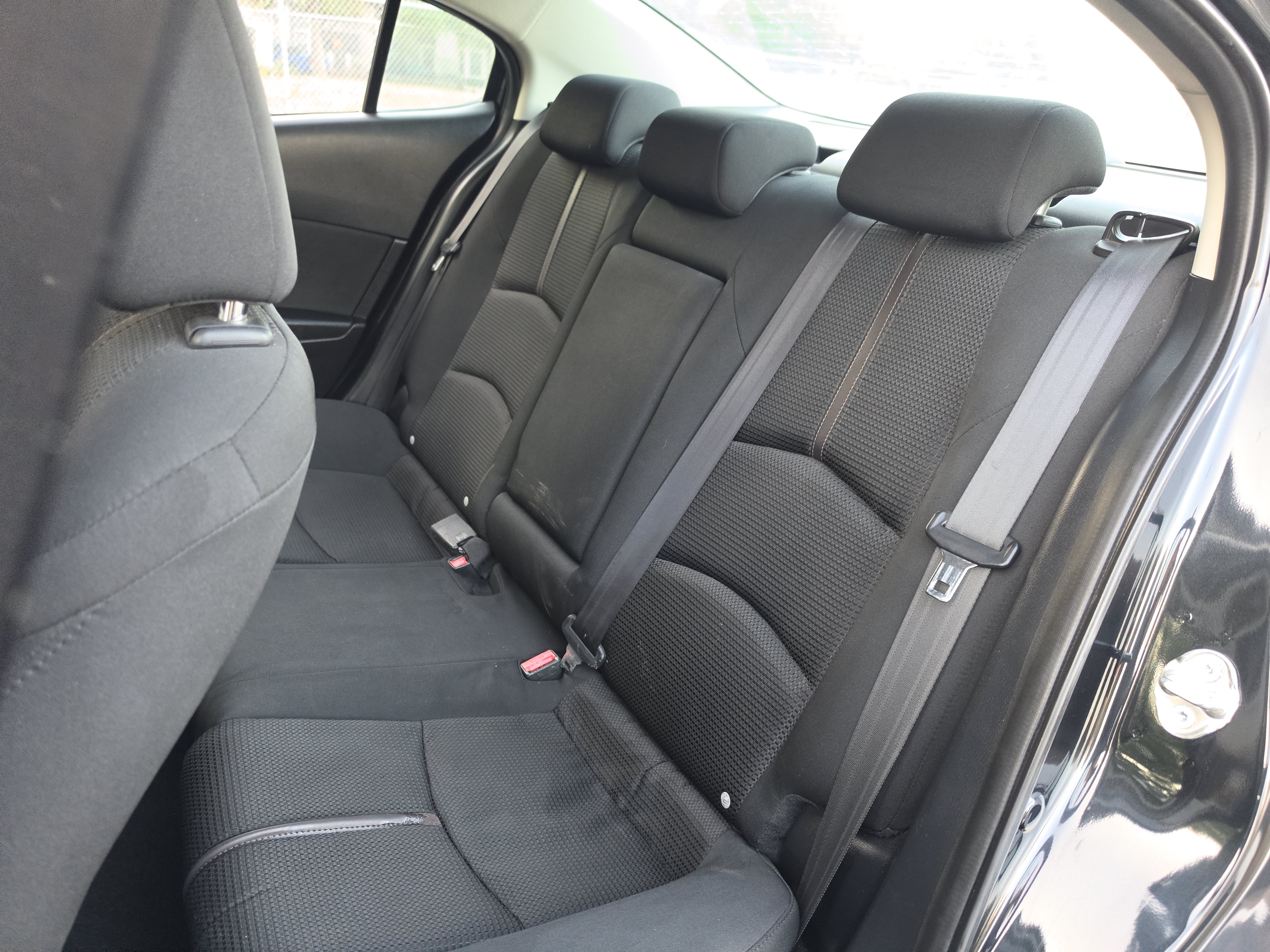 Used 2018 MAZDA MAZDA3 Sport w/ Preferred Equipment Package FWD image 23
