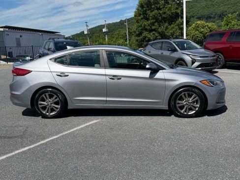 Used 2017 Hyundai Elantra SE w/ SE A/T Tech Package 03 FWD image 8