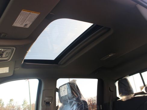 New 2026 GMC Sierra 2500 Denali w/ Denali Reserve Package image 17