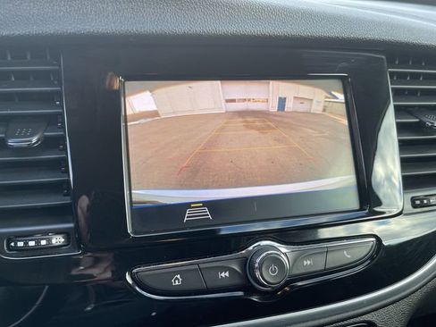 Used 2022 Buick Encore Preferred w/ Safety Package image 21