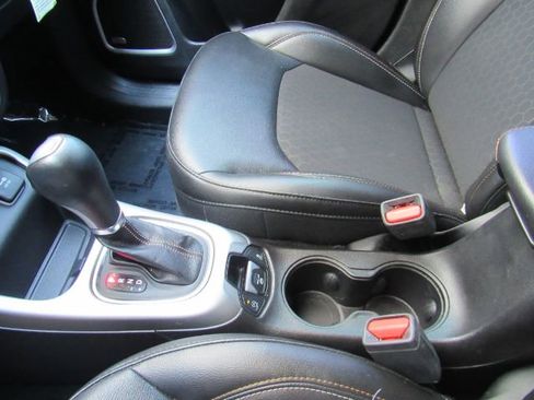 Used 2018 Jeep Compass Latitude w/ Popular Equipment Group image 39