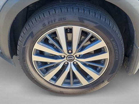 Used 2022 Nissan Pathfinder Platinum w/ Cargo Package image 26