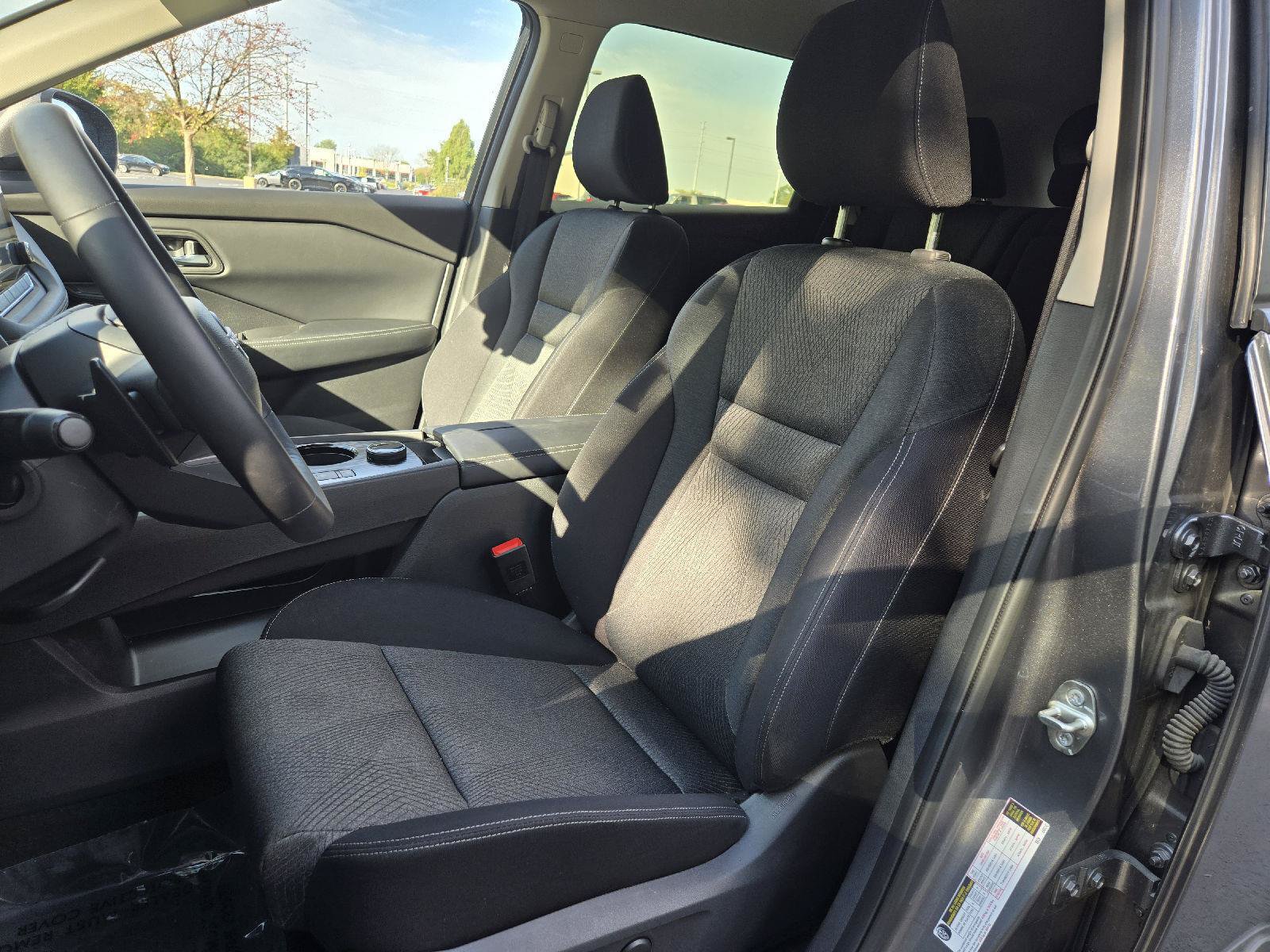 Used 2025 Nissan Rogue SV AWD/4WD image 13