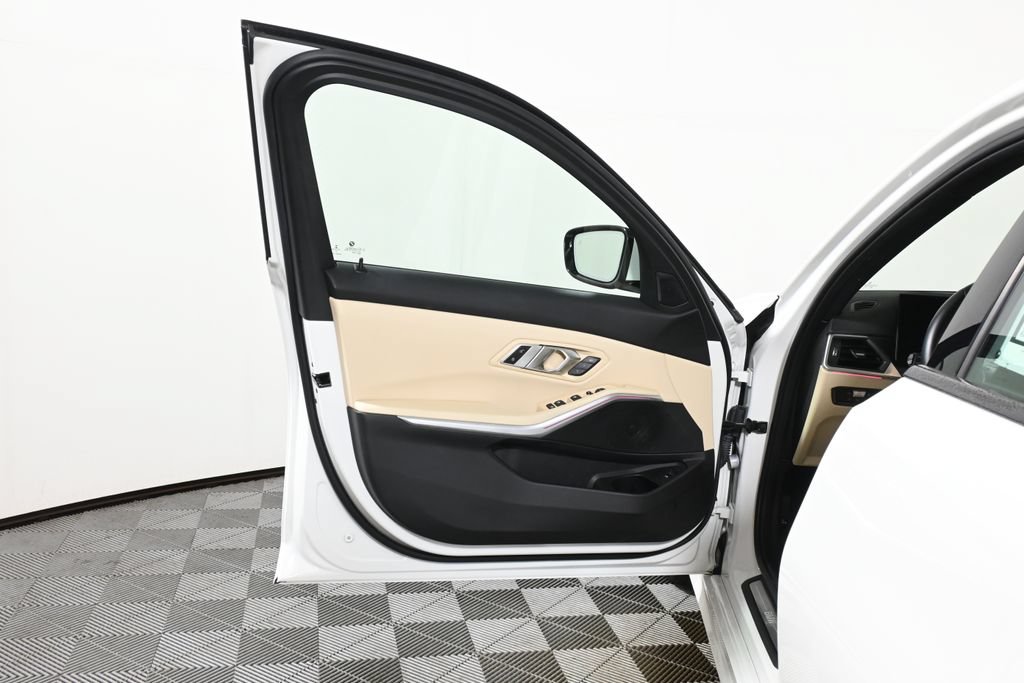 Certified 2023 BMW 330i xDrive Sedan w/ Driving Assistance Package AWD/4WD image 23