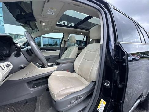 Used 2022 Cadillac XT6 Premium Luxury w/ Technology Package AWD/4WD image 9