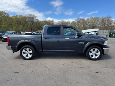 Used 2017 RAM 1500 Classic SLT AWD/4WD image 6