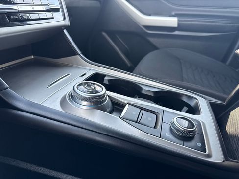 Used 2021 Ford Explorer XLT image 23