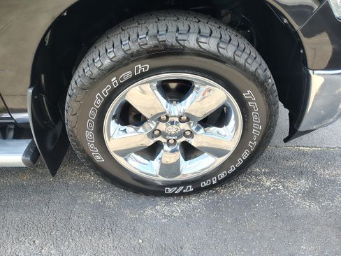 Certified 2017 RAM 1500 Big Horn AWD/4WD image 5